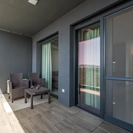 Luxe Private - Balcony & View Apartamento