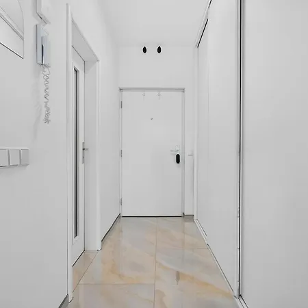 Luxe Private - Balcony & View *